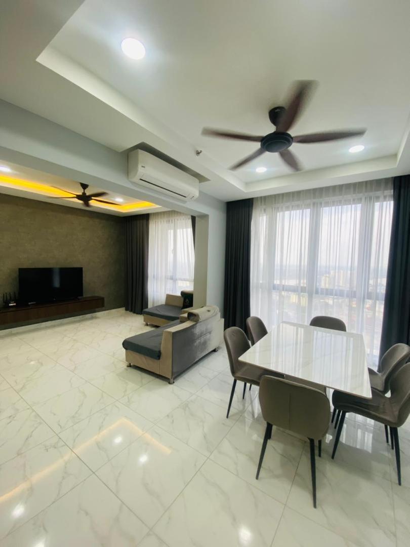 2Br Premium Suites Troika Kota Bharu By Aghome ภายนอก รูปภาพ